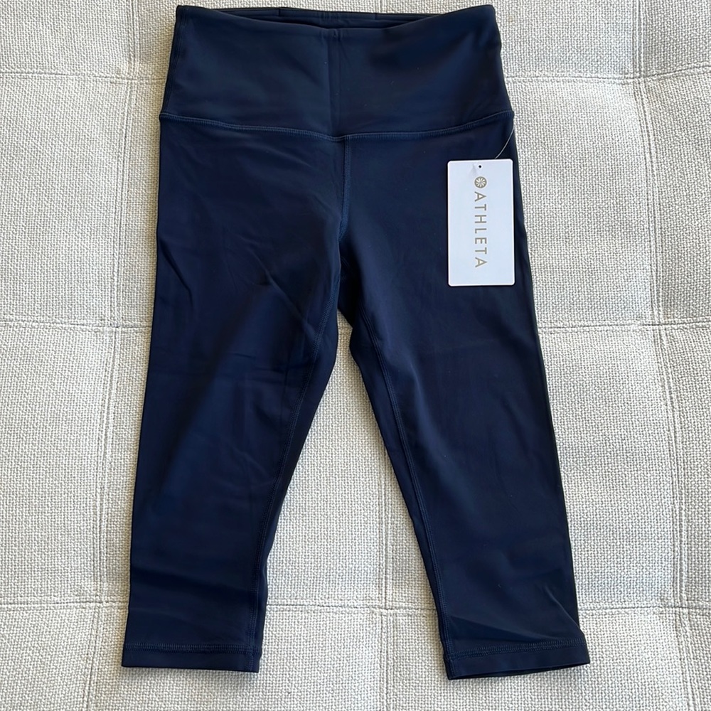 Brand NEW *Athleta Elation Crop. Navy XSP.